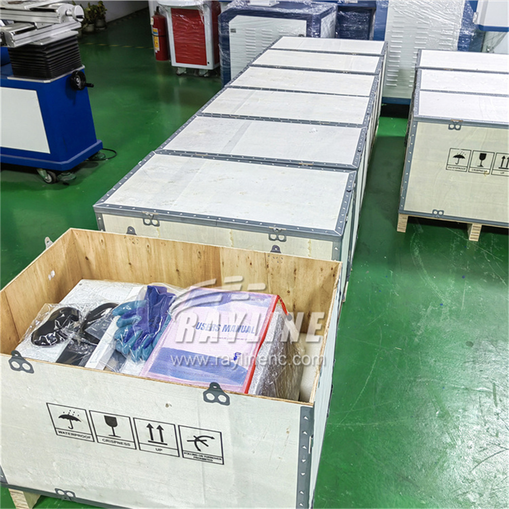 珠宝焊接现场图 (3).jpg