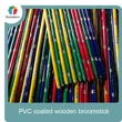 مقبض مكنسة خشبية مطلية بـ PVC من الصين، عصي ممسحة منزلية خشبية من الأوكالبتوس