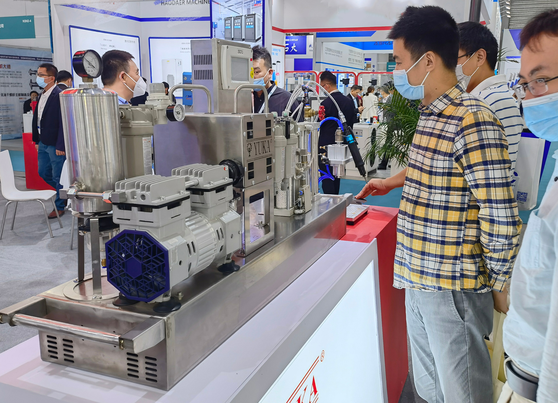 1760611267893457.jpg 1760611267893457.jpg