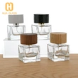 Frasco de perfume de cubo cuadrado de 30 ml, 50 ml y 100 ml con tapa de madera