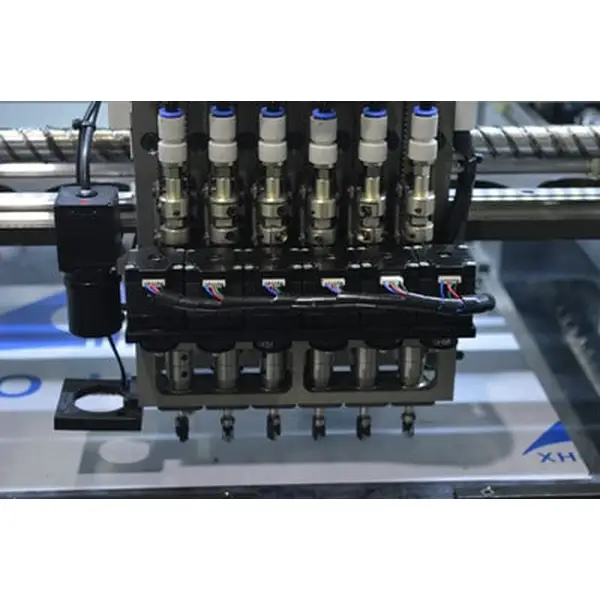 Machine de prélèvement et de placement à grande vitesse à 6 têtes - partenaire d'usine intelligent ems