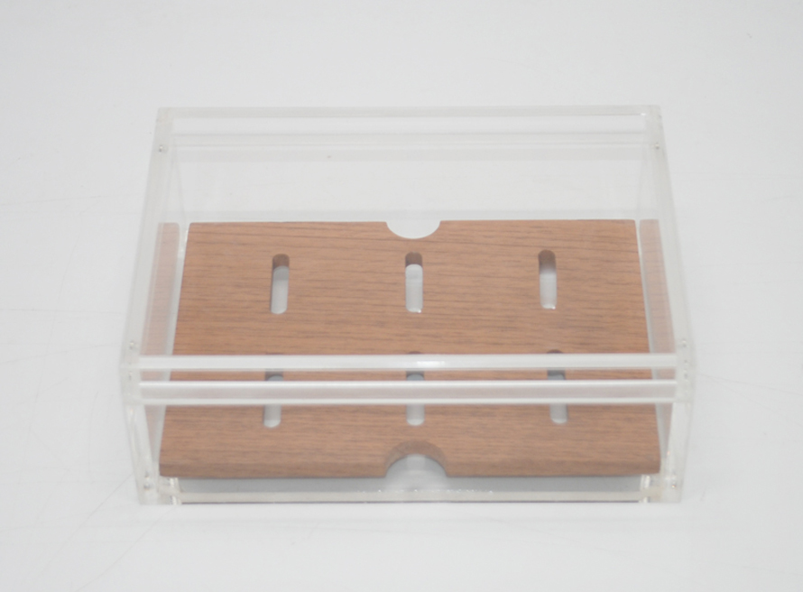 Clear Acrylic Humidor with Cedar Wood Floor