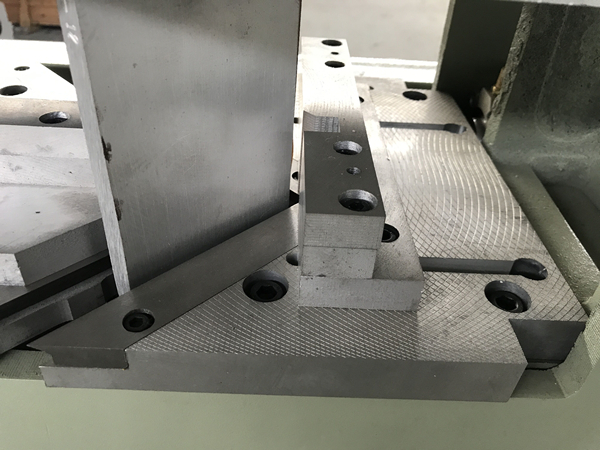 Máquina de soldadura de cuatro cabezales para ventanas de PVC