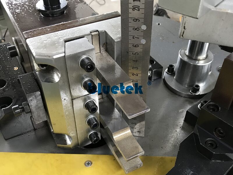 Máquina que prensa de la esquina de la ventana de aluminio