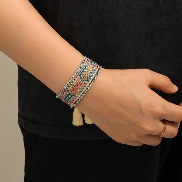Elegant Woven Tassel Bracelet Featuring Dazzling Rhinestone Accents