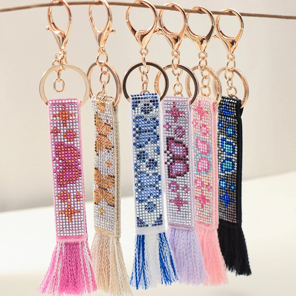 Butterfly-Themed Rhinestone Woven Keychain with Tassels and Stainless Steel Ring – Ideal as a Key Holder, Bag Charm, or ID Card Accessory