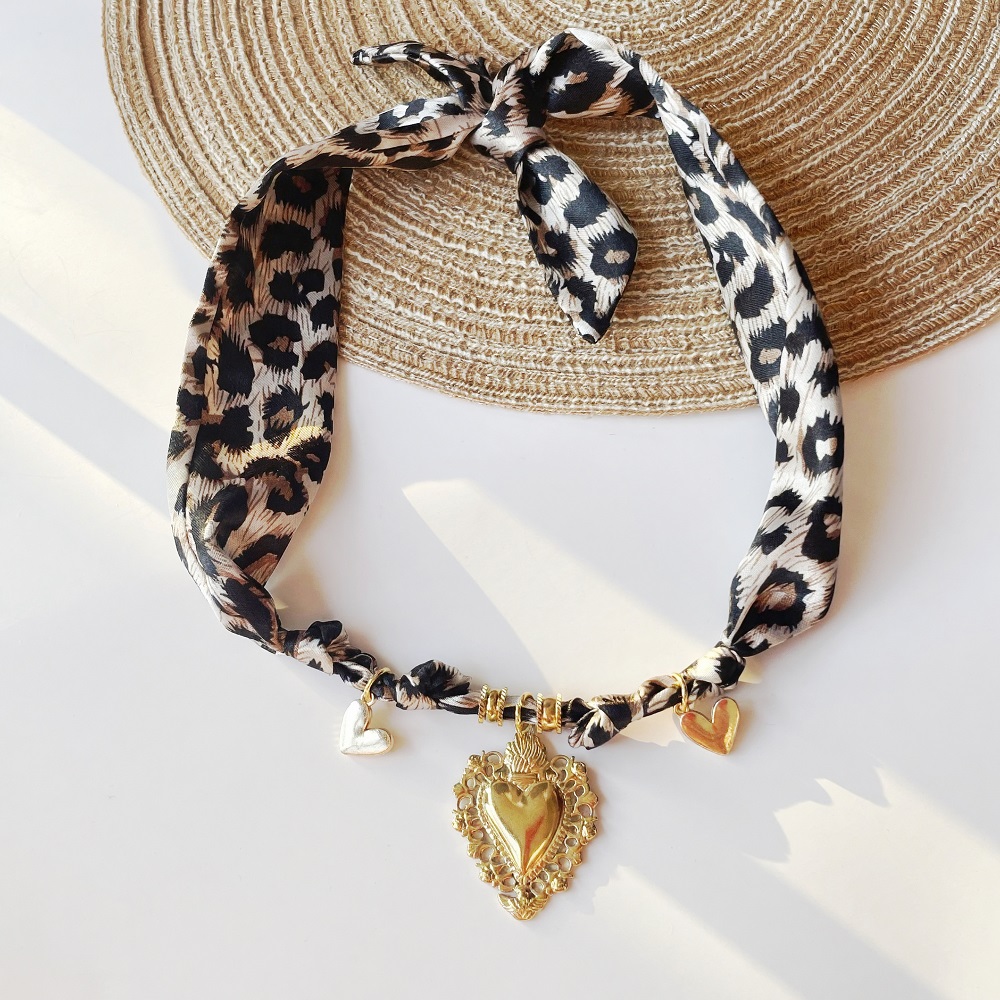 Collar de bufanda de moda con colgante de corazón grande de acero inoxidable