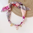 Collar estilo bufanda boho, gargantilla bandana ajustable con corazones, pimientos, estrellas y colgantes de esmalte.