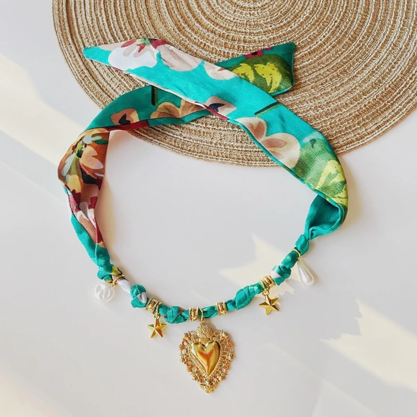 Collier bandana ras du cou avec cœur, breloques en perles, cadeau de bijoux pour elle, collier bandana à ruban réglable