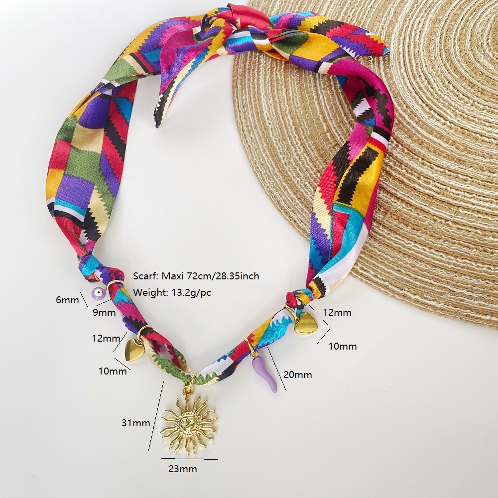 Collar con colgante de bandana: bufanda de abeja rosa con dijes, collar de bandana 4 en 1, pulsera, banda para sombrero, dije para bolso