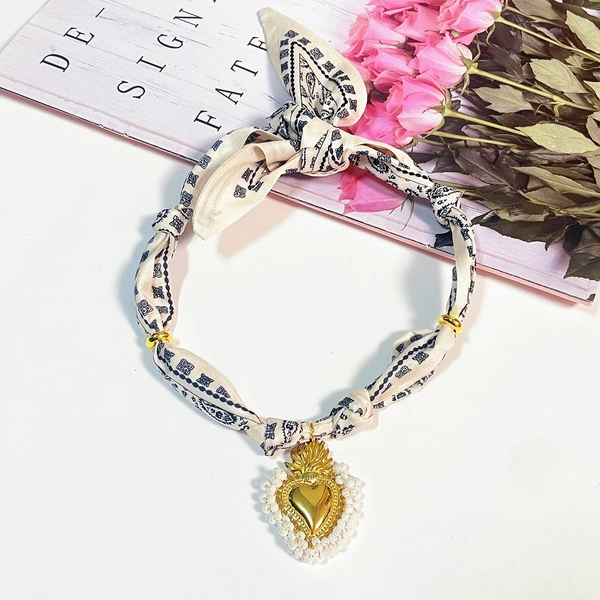 Beige Floral Scarf Necklace with Shiny and Colorful Resin Beaded Heart Pendant Vintage Stackable Jewelry