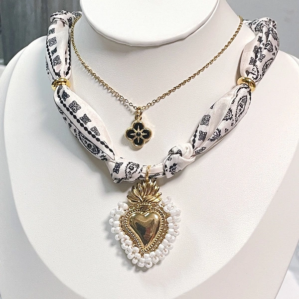 Beige Floral Scarf Necklace with Shiny and Colorful Resin Beaded Heart Pendant Vintage Stackable Jewelry