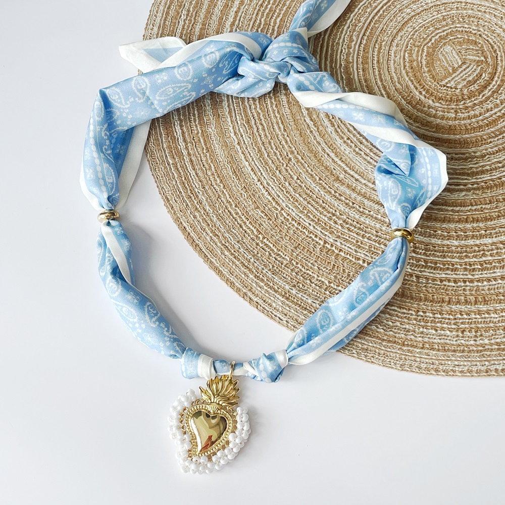 Beige Floral Scarf Necklace with Shiny and Colorful Resin Beaded Heart Pendant Vintage Stackable Jewelry