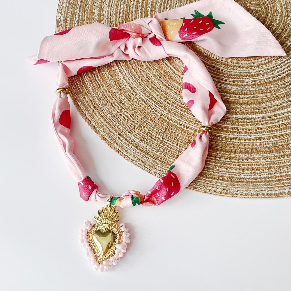 Pink Strawberry | Khaki Smile  Resin Heart Scarf Necklace with Shiny and Colorful Resin Beaded Heart Pendant Vintage Stackable Jewelry