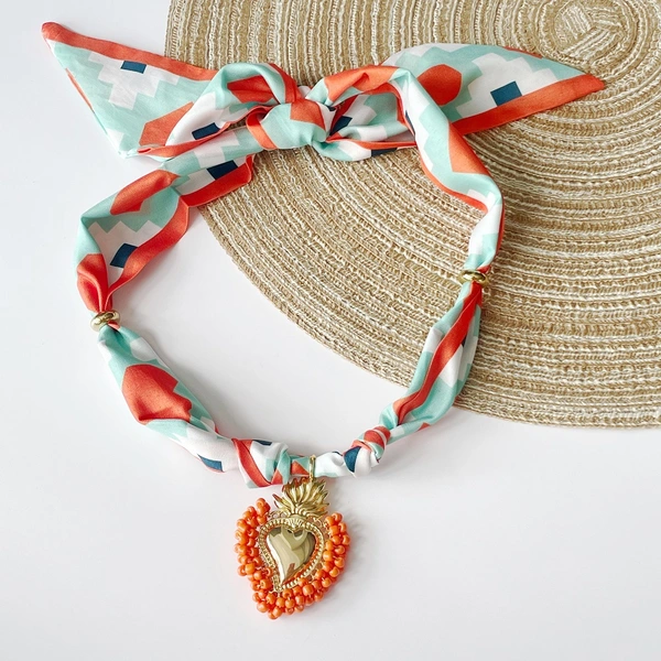 Pink Strawberry | Khaki Smile  Resin Heart Scarf Necklace with Shiny and Colorful Resin Beaded Heart Pendant Vintage Stackable Jewelry