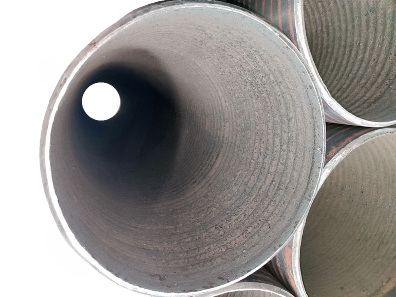  Wear-resistant steel pipes and elbows is lined insid