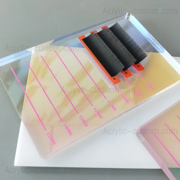 Wimpernpalette aus Acryl mit bunten Wimpernkacheln für Wimpernverlängerungsarbeiten