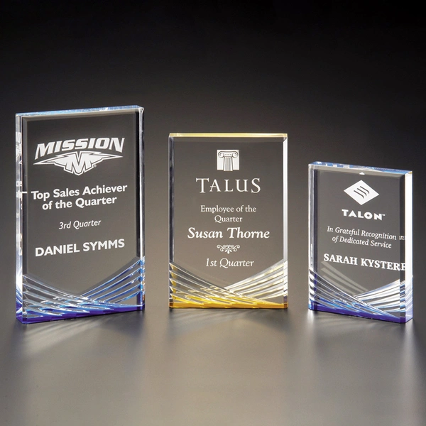 新しいデザインのアクリル賞-透明なルーサイトの刻まれたプラーク