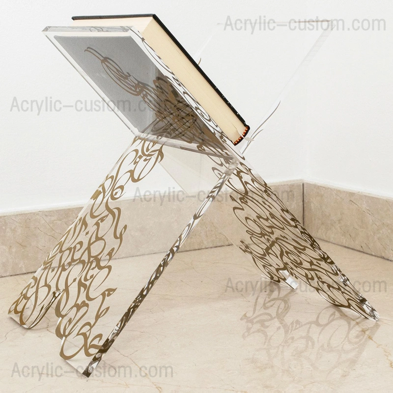 lucite book stand - クルアーンの本を読むアクリル×スタンド