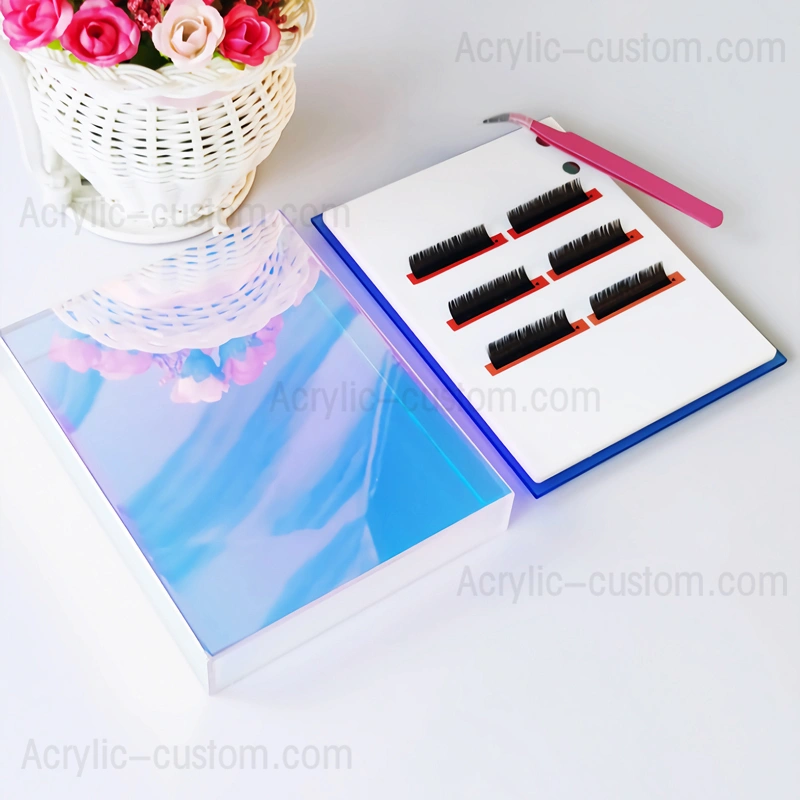 ラッシュ エクステンション タイル ボックス - アクリル カバー付きの虹色のラッシュ タイル