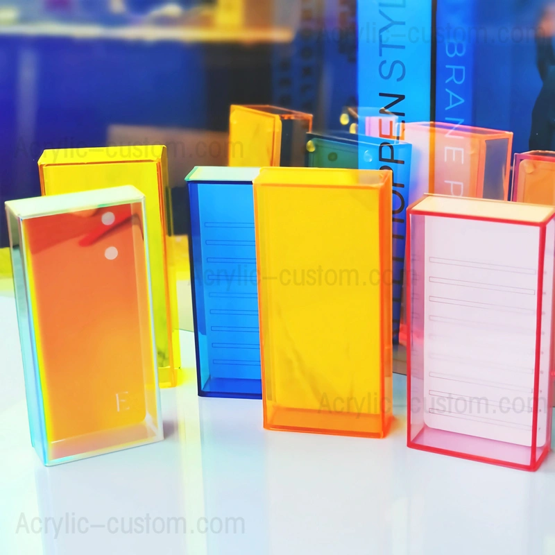 ラッシュ エクステンション タイル ボックス - アクリル カバー付きの虹色のラッシュ タイル