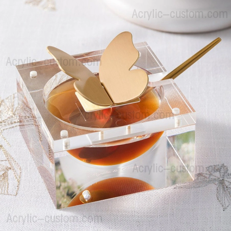 真鍮製の蝶型ノブ付きアクリル製ハニーディッシュ | ルーサイト製ハニーディッシュ