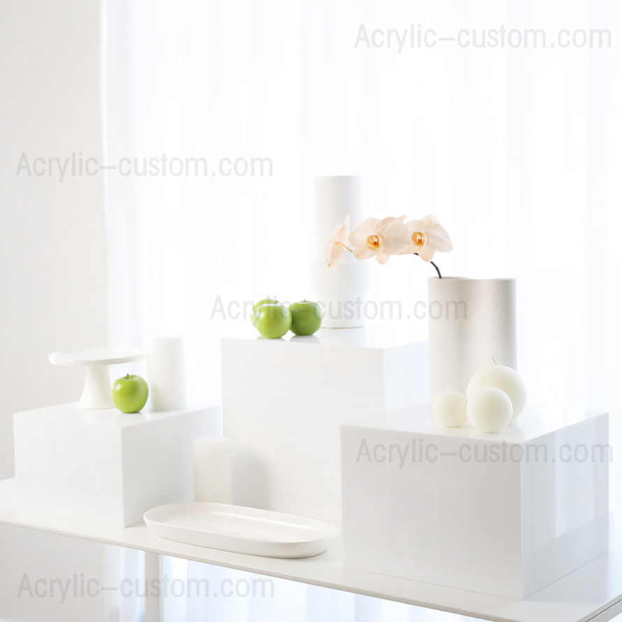 Ensemble de rehausseurs d\'affichage en acrylique blanc pour cube en acrylique