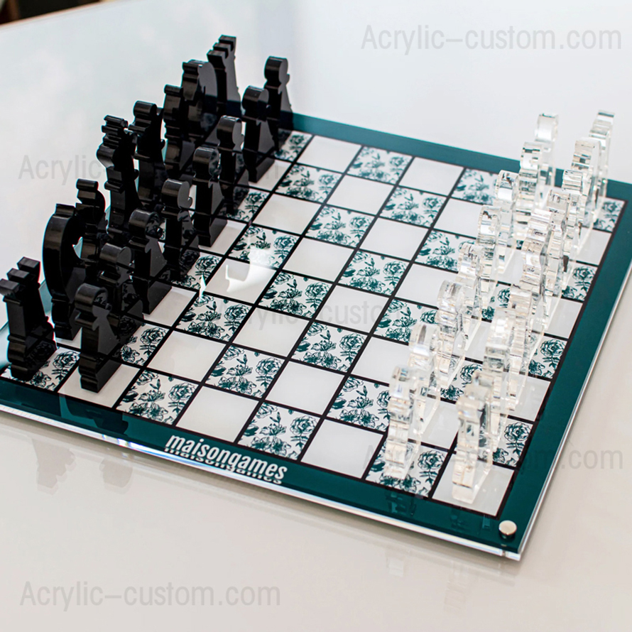 Ensemble d\'échecs en acrylique moderne