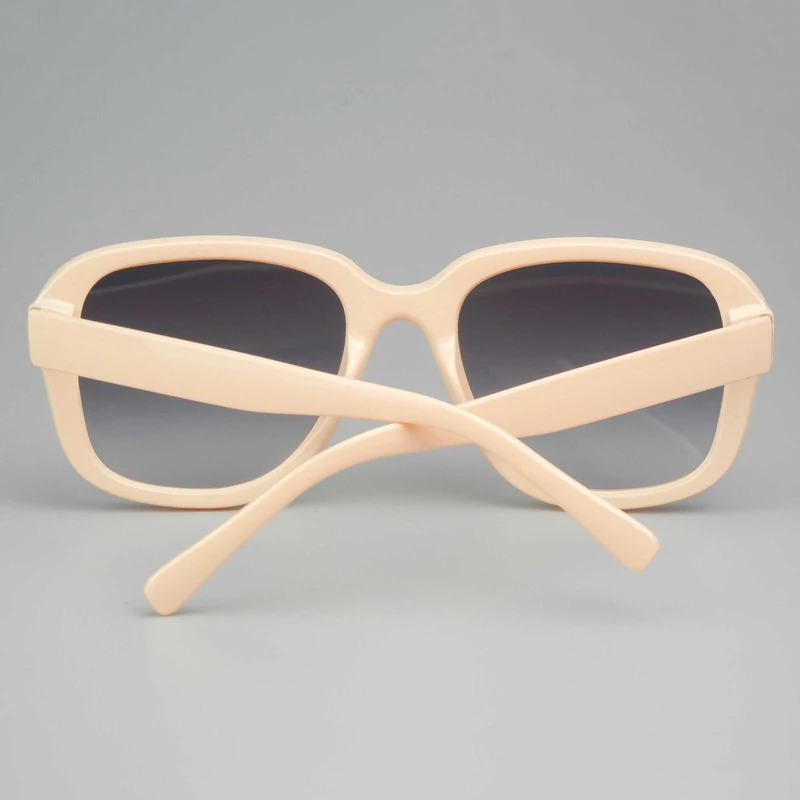 Stylish Square Framed Sunglasses With Gradient Lenses