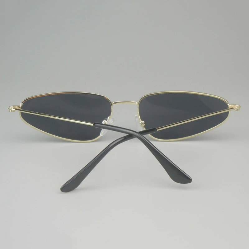 Sunglasses with Triangular Metal Frame