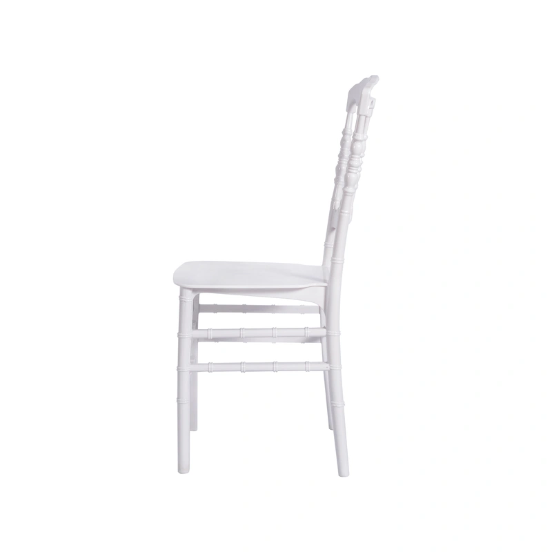 Plastic Chairs - A Novel Choice for Dining Room Furniture
