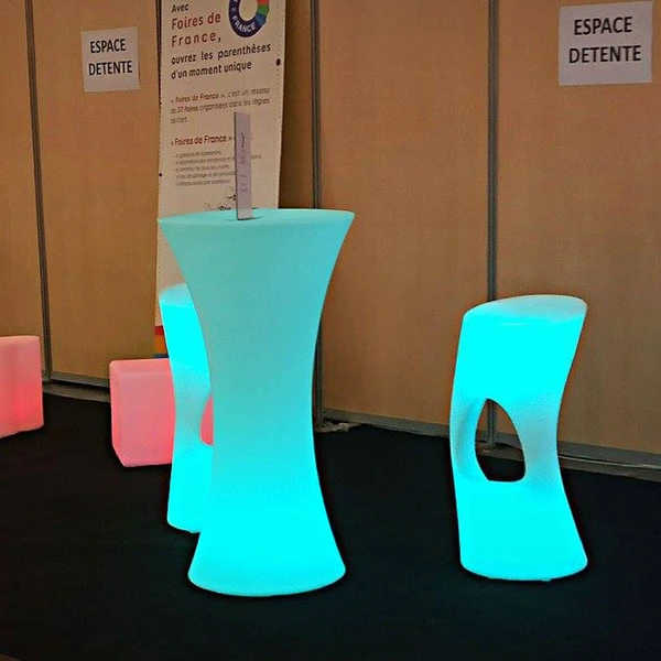 mesa alta y taburetes led | mayorista de sillas de muebles de bar led