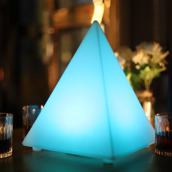 lighted christmas table centerpiece | Glowing Table Centerpieces