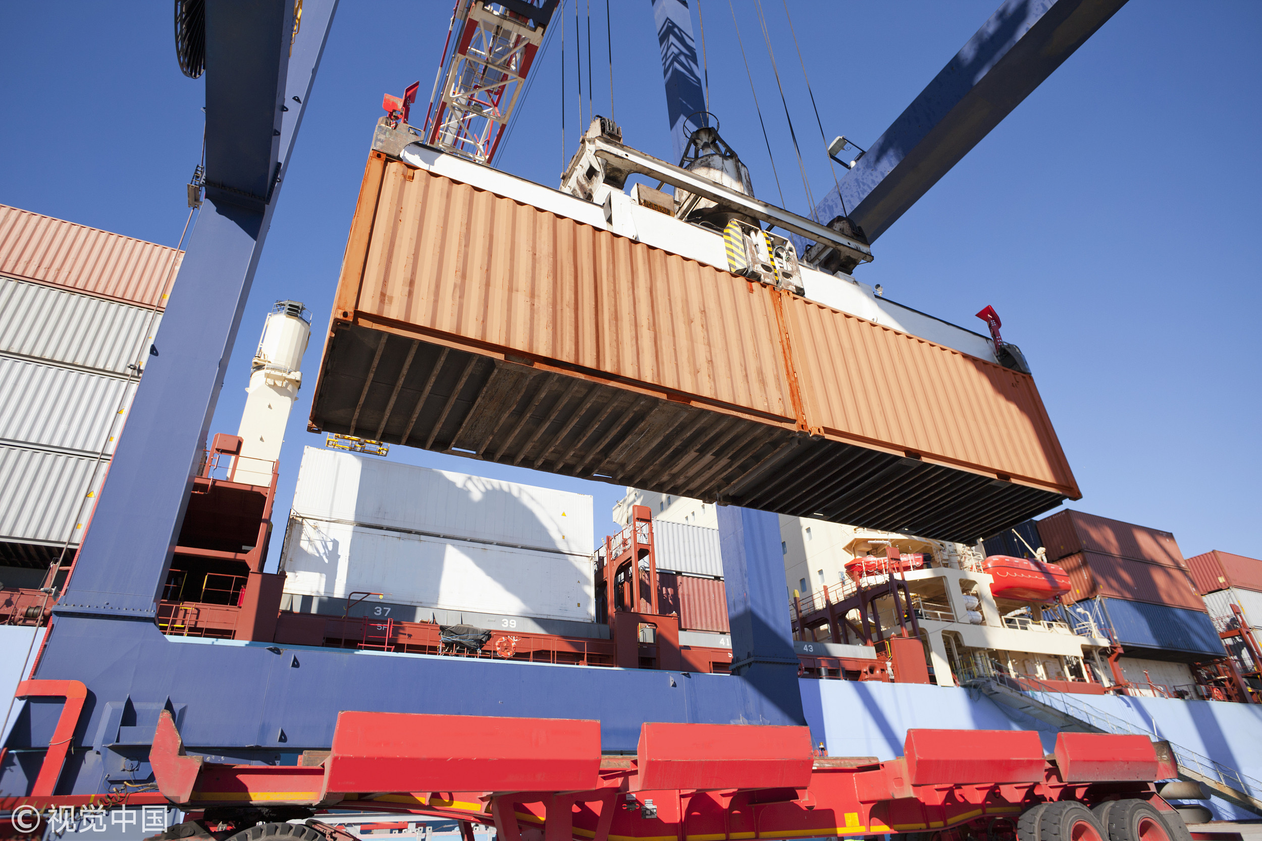 ¿Cuál es el código hs de maquinaria para puertas y ventanas de aluminio y upvc? 