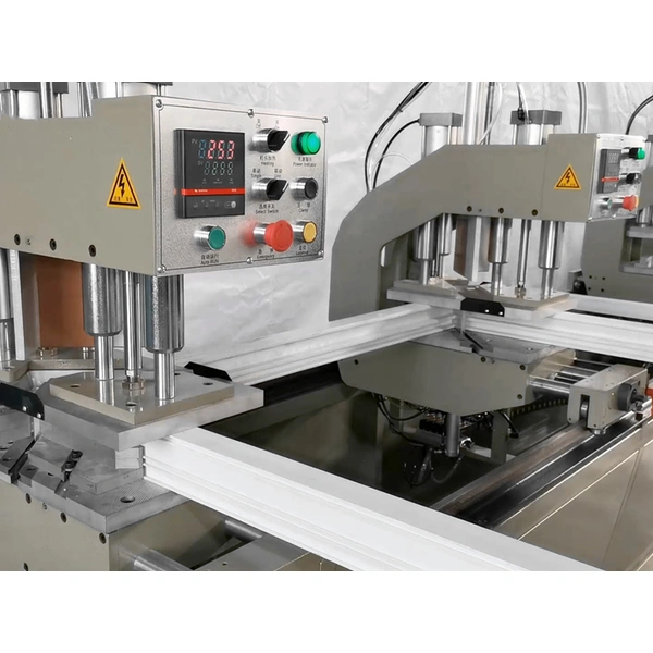Fábrica de China Máquina de soldadura de doble cabezal UPVC - BLUETEK