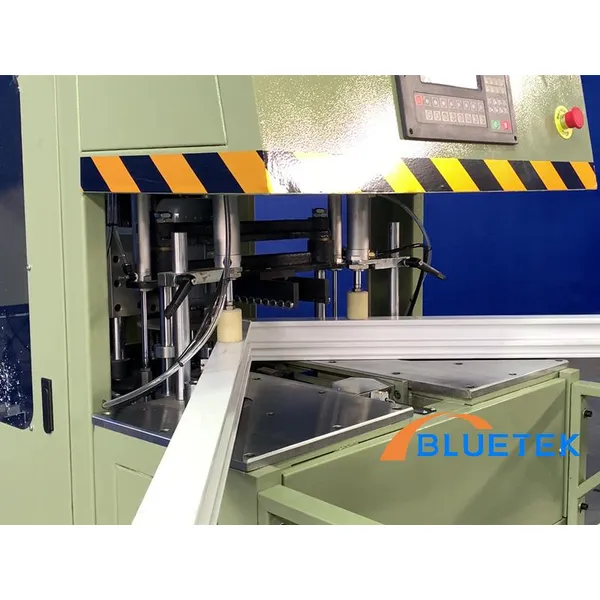 Fabricante de la máquina de limpieza de esquinas de UPVC - BLUETEK
