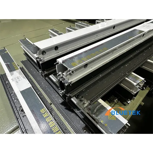 SZA500 Aluminum Window Mullion End Face Cutting Milling Center