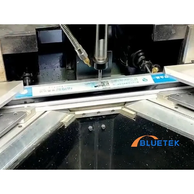 Máquina para trabajar ventanas de aluminio para fresado de corte CNC 