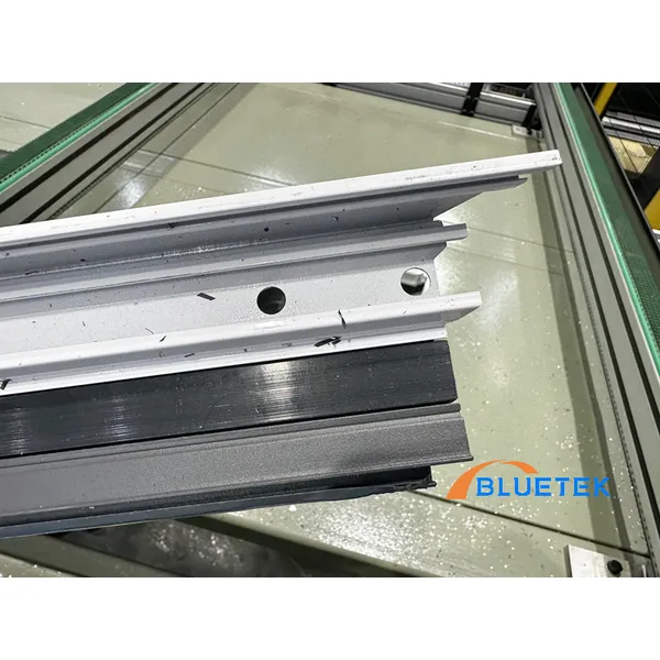 Máquina para trabajar ventanas de aluminio para fresado de corte CNC
