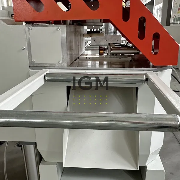 Máquina cortadora de aluminio con ranura en T - BLUETEK