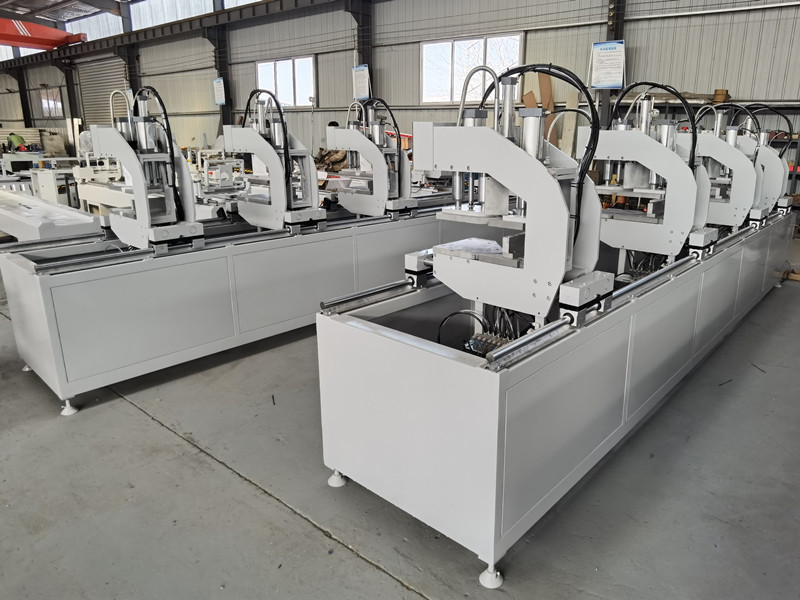 Máquina de soldadura de cuatro cabezales de ventanas de PVC