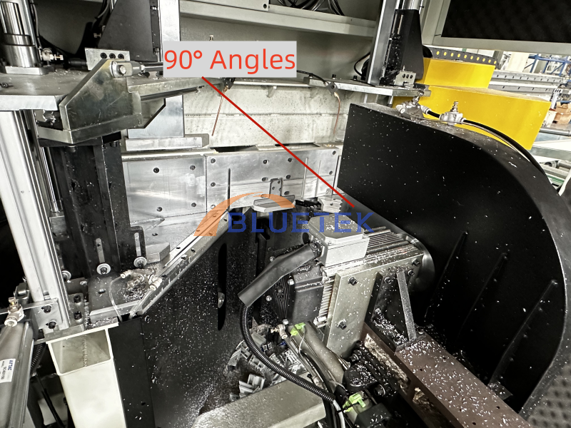 90° Cutting of UPVC Window Door Machining Center