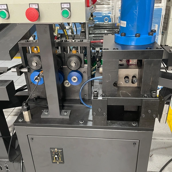 Bar automatic high-speed cutting machine, hydraulic high-speed cutting machine, and bar automatic shearing machine can solve the problem of bar cutting at high speed. After automatic cutting of round-BOOSUM PRECISION