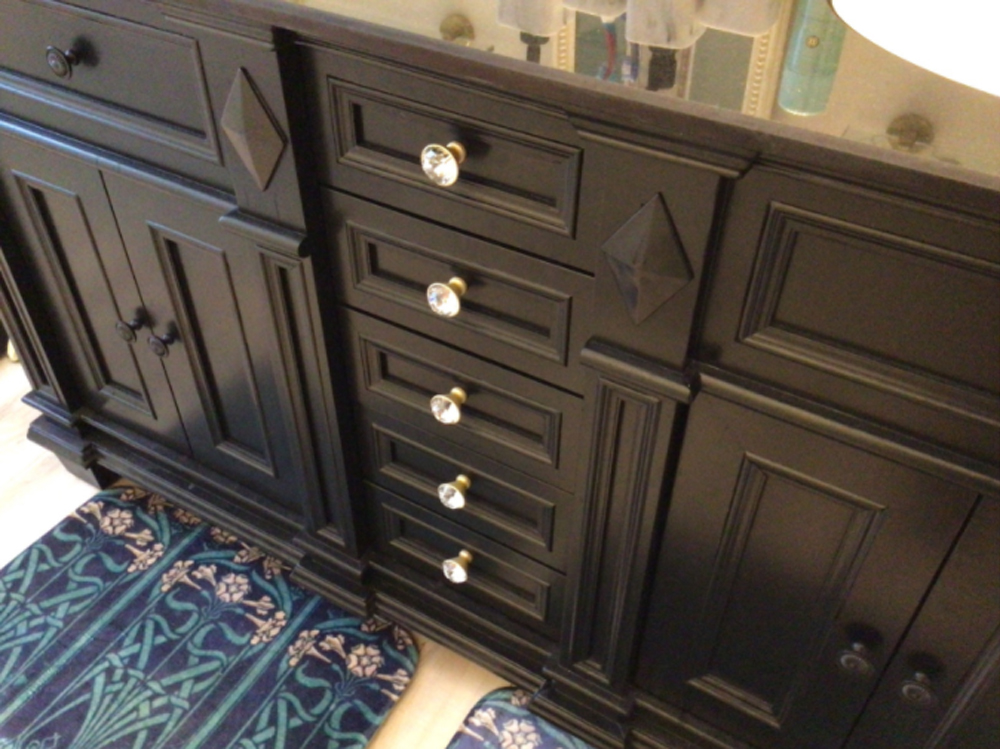 Imaging that brass glass crystal knobs can make the traditional vanity more spark a feeling, The QogriSun brass crystal knobs are your best choice to match any style cabinet.