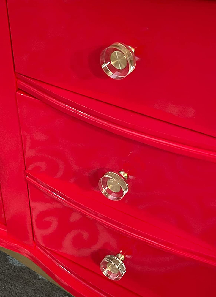 Want a different decoration? Start by changing your knobs! Try these glass crystal knobs that make your furniture more spark-looking.