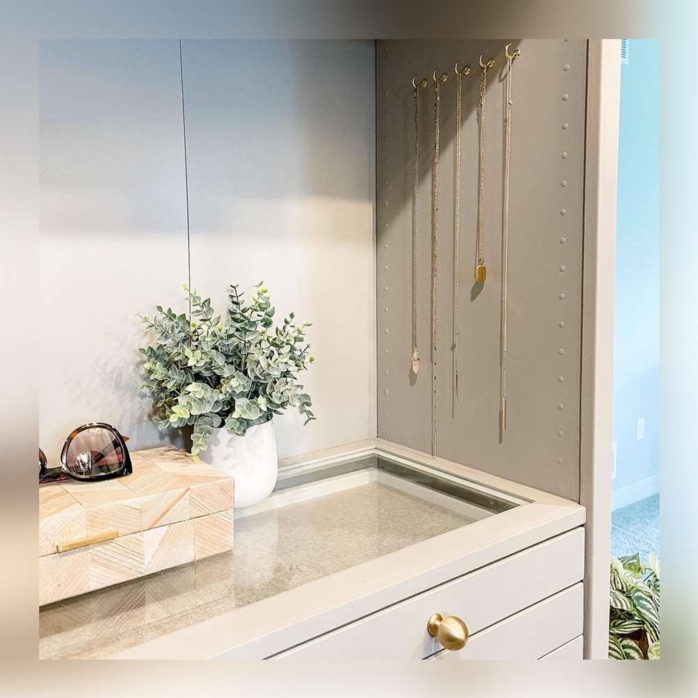 Using QOGRISUN quality brass cabinet knobs to make the drawer more fancy looking.