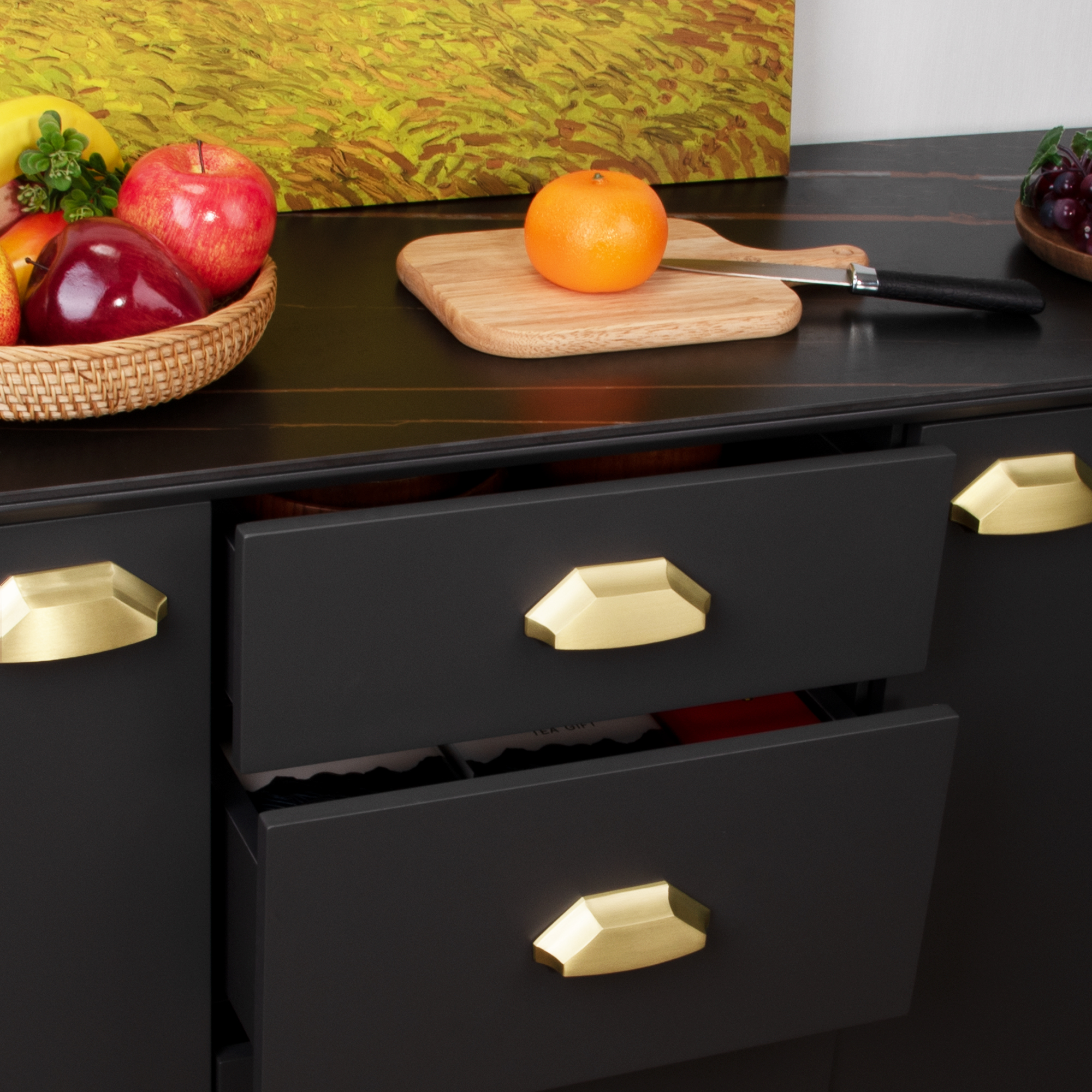 The Many Benefits of Brass Handles: Durability, Versatility, and Functionality