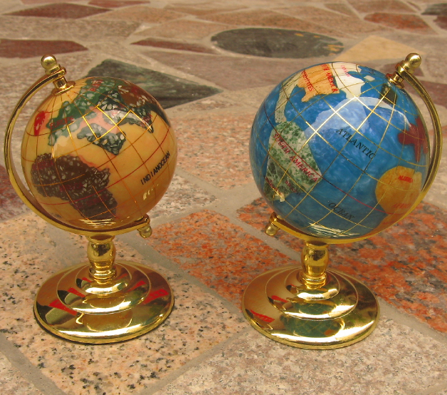 luxury high quality globe for home decoration office hotel combine with valuable materials lapis gold powder pearl powder mother of pearl  jade zinc alloy