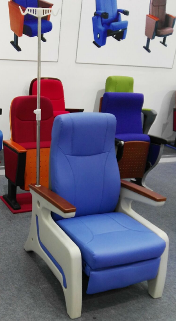comfortable hospital  clinic  recline  infusion sofa with plastic side  wood armrest leather high density foam cushion seat and back