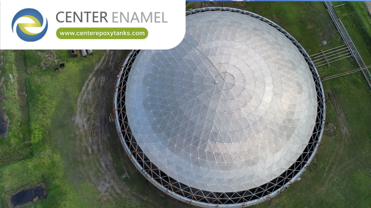 Oil and Gas Storage Tanks with Double-Layer Protective Roofing and Floating Roof Systems for Enhanced Safety